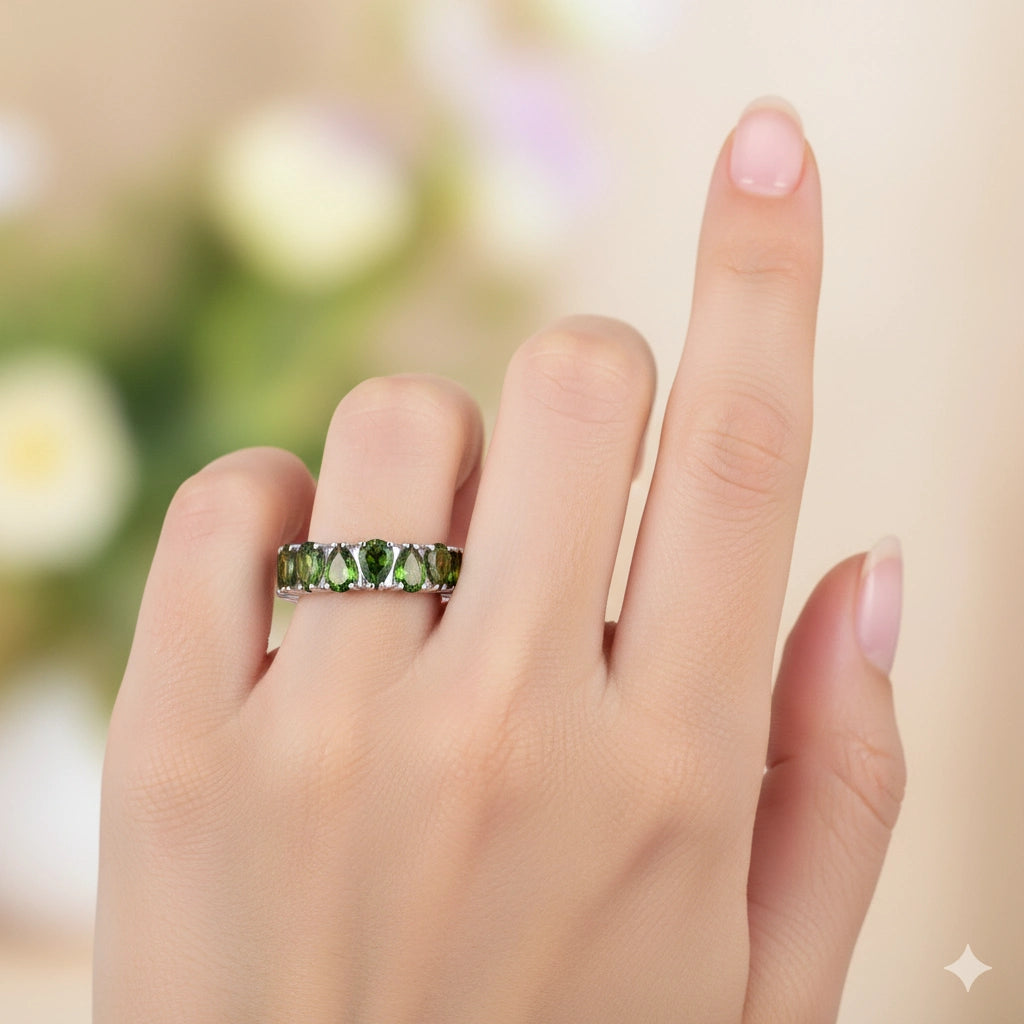 Sterling Silver Ring with Chrome diopside 8.010 CT.TW