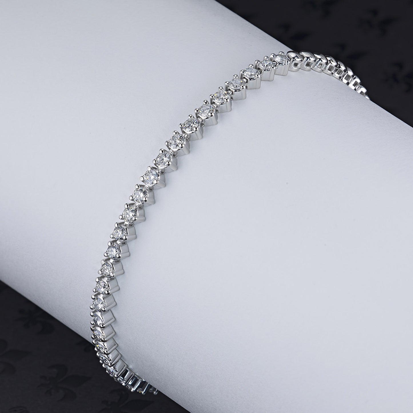 14K White Gold Bracelet with Natural Diamonds 29.930 CT.TW