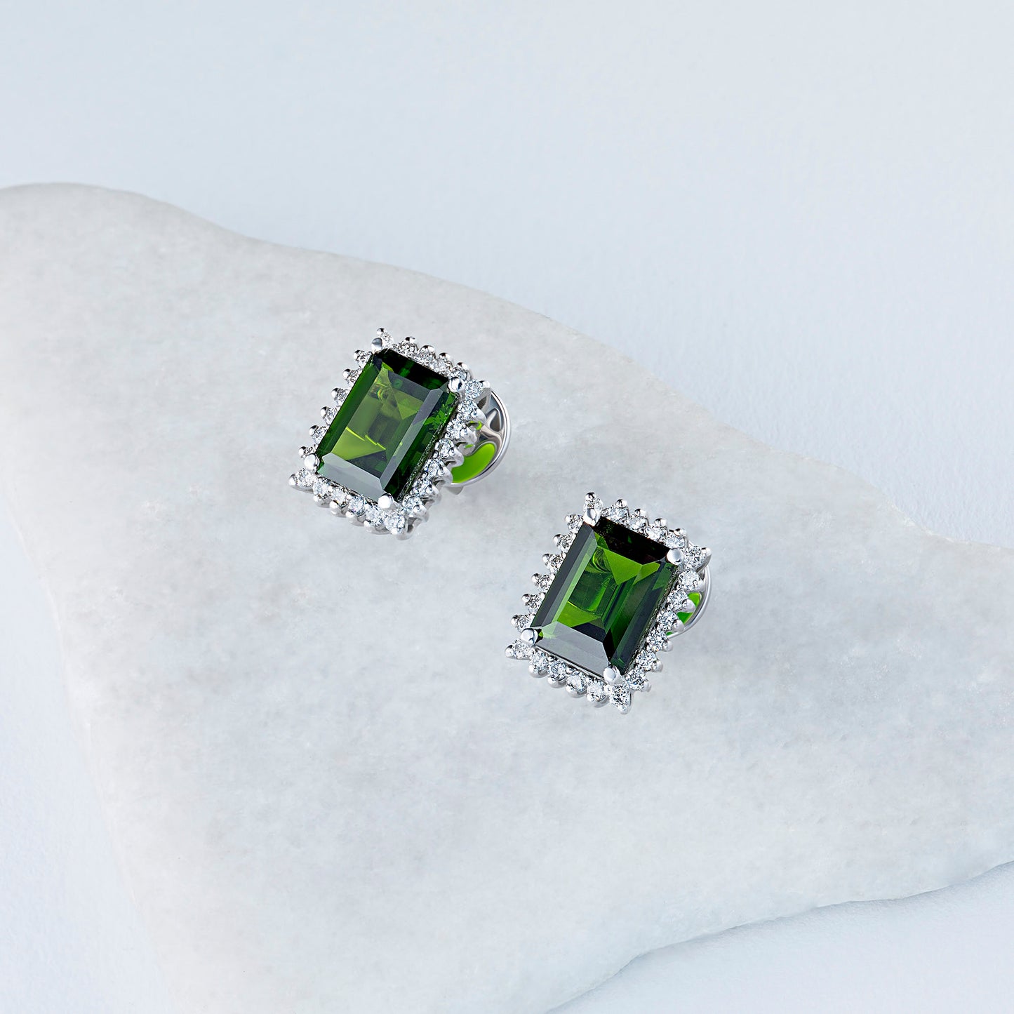 14K White Gold Earring Studs with Chrome diopside and Lab-Created Diamonds 17.380 CT.TW