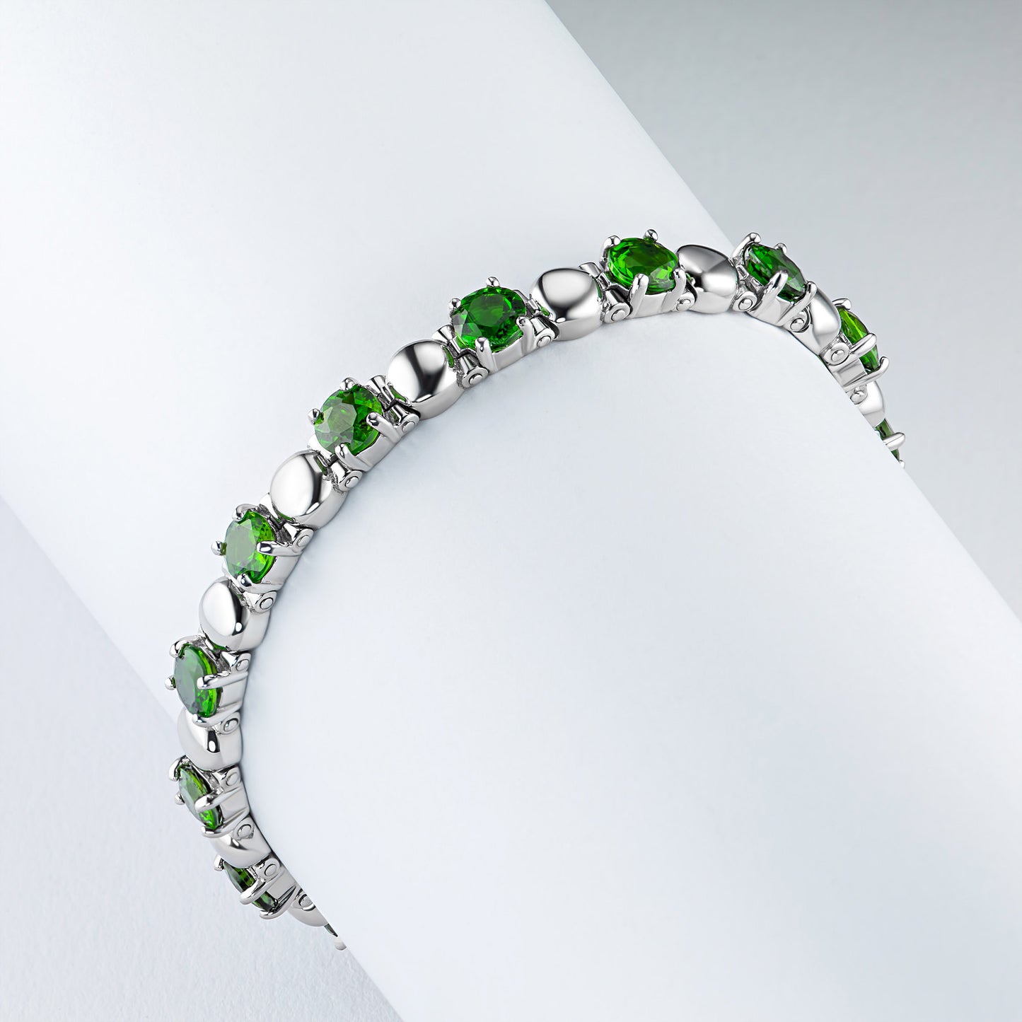 Sterling Silver Bracelet with Chrome diopside 8.720 CT.TW